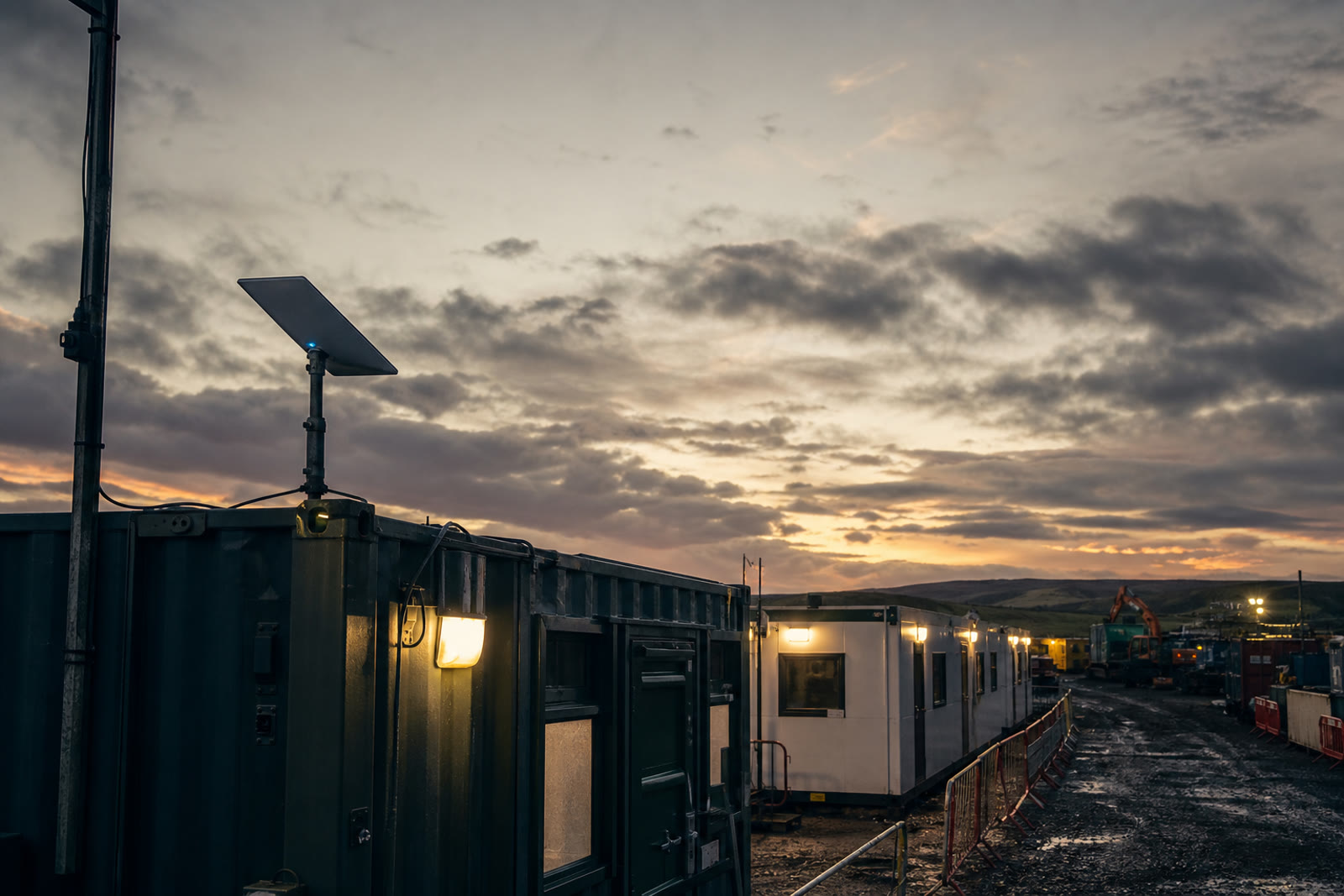 Starlink satellite internet hire for remote compounds
